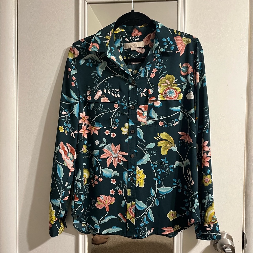 ✨LOFT FLORAL BLOUSE✨